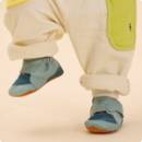 Siirry ryhmään Tossut ja kengät