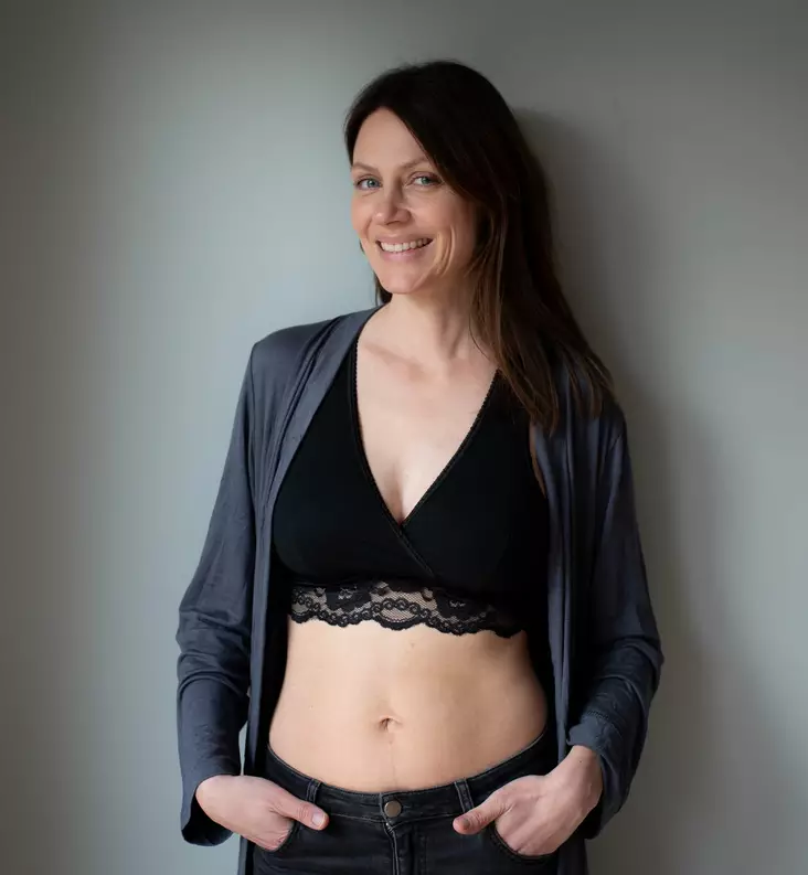 Carriwell_crossover_Sleeping_nursing_imetysliivi_y=C3=B6liivi_musta_pa=
inijaselk=C3=A4_wauva - Imetysliivit ja äitiysalusvaatteet - 11770 - 1