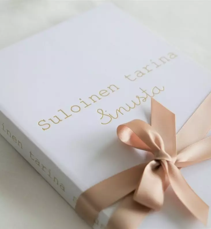 Suloinen tarina sinusta vauvakirja muistokirja wauva - Vauvakirjat, kehykset ja muistot - 978-952-93-7824-1 - 1