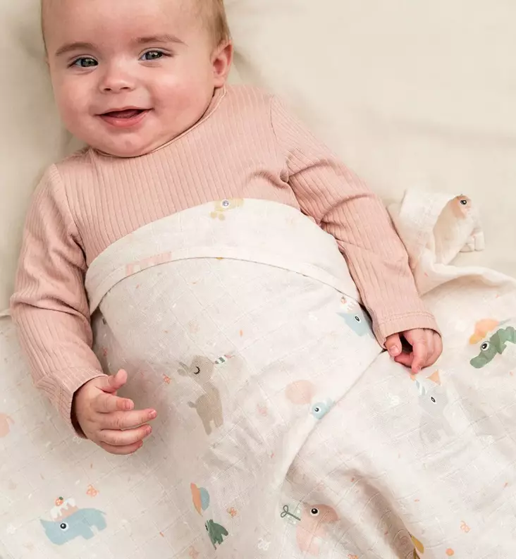 Done by Deer Kapaloharso, 120x120 cm celebration powder wauva - Harsot ja kuolalaput - 3163101 - 1