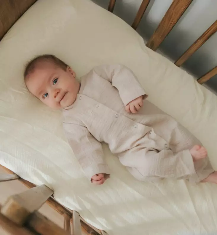 Unavaate_Aluslakana_Crib_Sheet_Muotoonommeltu_Ivory_Wauva_Tampere_Helsinki - Hoitoalustat - 85291 - 1