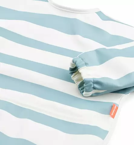 Done_by_Deer_hihallinen_ruokalappiu_taskulla_raidallien_Blue_wauva - Ruokalaput - 1333202 - 2