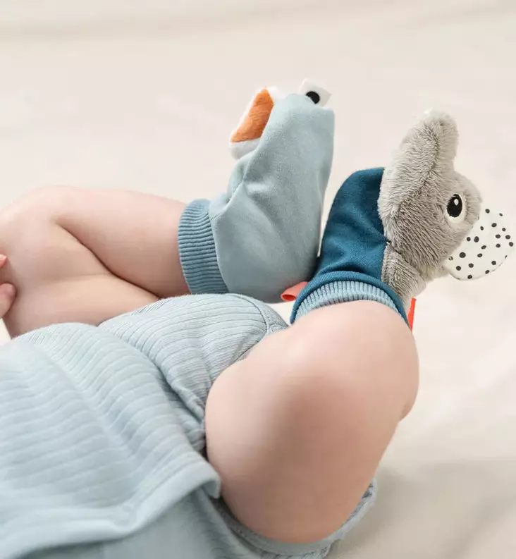 Done by Deer Käsi-/jalkahelistin / Aktivointilelu vauvalle playground Blue wauva - Vaunu- ja aktiviteettilelut vauvoille - 4063162 - 1