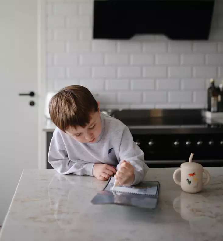 mushie silikoninen pillimuki dinousaurukset wauva - Lasten mukit, nokkamukit ja pillimukit - 102092 - 1