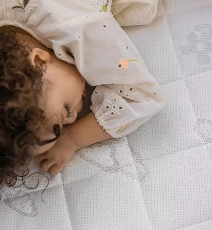 Sebra X Träumeland Patja Baby&Jr. pinnasänkyyn/juniorsänkyyn wauva - Pinnasängyn reunapehmusteet ja patjat - 400530002 - 1