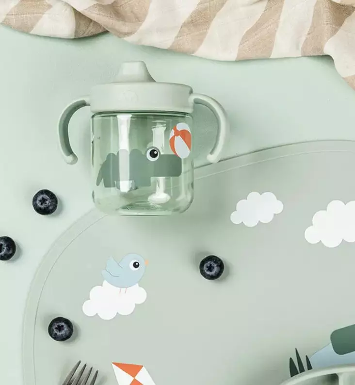 Done by Deer Lasten Nokkamuki/Harjoittelumuki Kahvoilla playground green wauva - Lasten mukit, nokkamukit ja pillimukit - 1466623 - 1