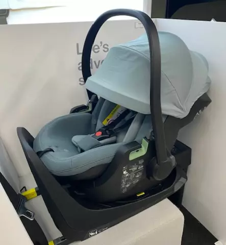Thule Maple turvakaukalo Alfi jalustalla, Tampereen esittelykappale - ISOFIX turvakaukalot - ESTRE-14000004 - 1