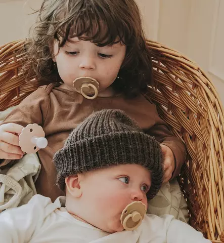 Frigg Daisy Pyöreä Silikonitutti, 2-pack croissant portobello wauva - Tutit ja tuttinauhat - 5715239011325 - 2