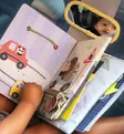 taf_toys_autolelu_ride_time_busy_book_aktiviteetti_automatkalle_wauva - Turvaistuintarvikkeet & autoiluvarusteet - 303665 - 1