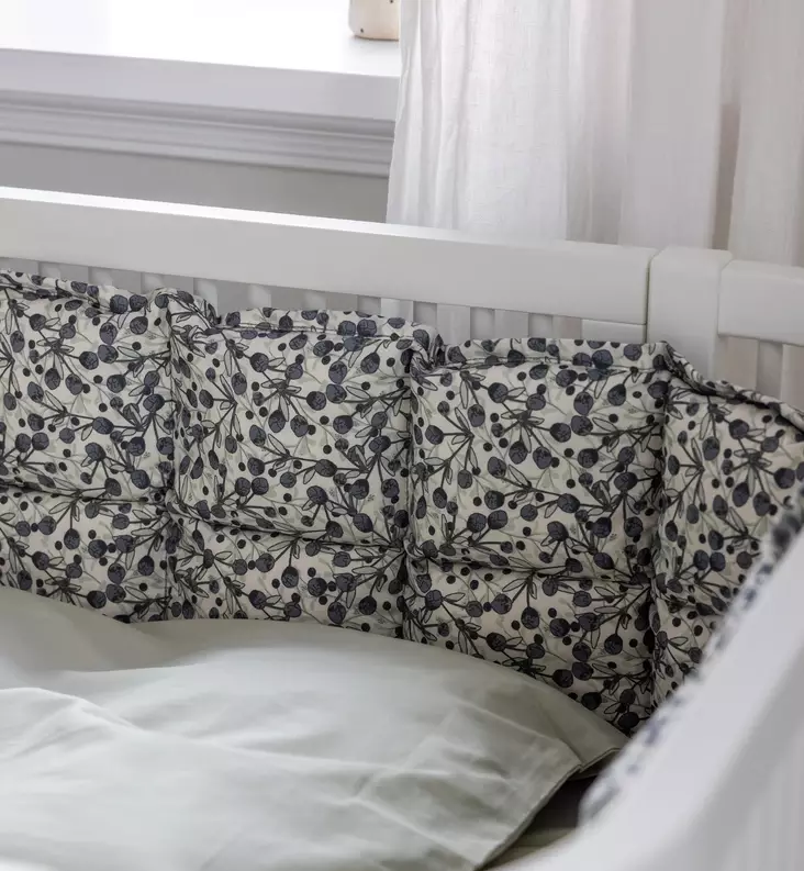 Sebra Pinnasängyn reunapehmuste Kapok, 360 cm blue olive wauva - Pinnasängyn reunapehmusteet ja patjat - 100430025 - 1