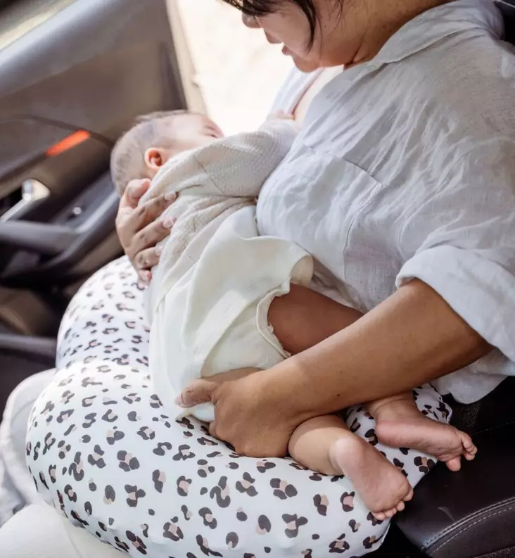 Doomoo Softy Imetys-/tukityyny leopard cream wauva - Imetystyynyt ja vartalotyynyt - S87 - 1