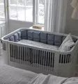 Sebra Pinnasängyn reunapehmuste Kapok, 360 cm dusty blue wauva - Pinnasängyn reunapehmusteet ja patjat - 100430029 - 1