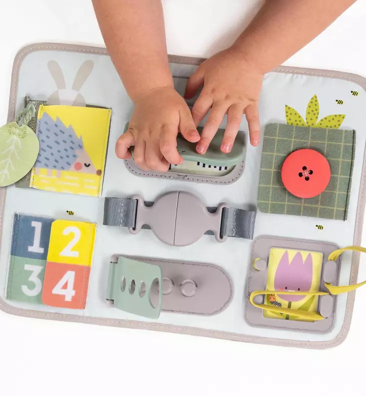 Taf Toys harjoittelu lauta nappi vetoketju nauha kansi wauva - Puuhalelut taaperoille - 276079 - 1