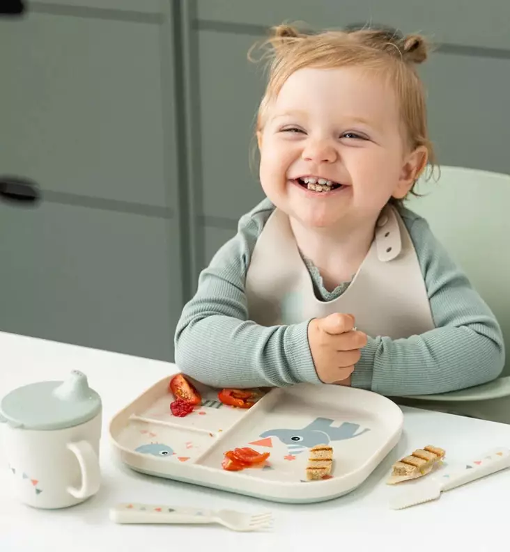 Done by Deer Foodie Lokerolautanen celebration sand wauva - Lasten kulhot ja lautaset - 1766989 - 1