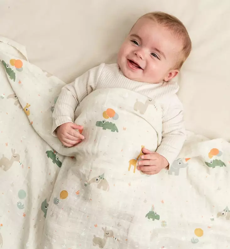 Done by Deer Kapaloharso, 120x120 cm celebration sand wauva - Harsot ja kuolalaput - 3163109 - 1