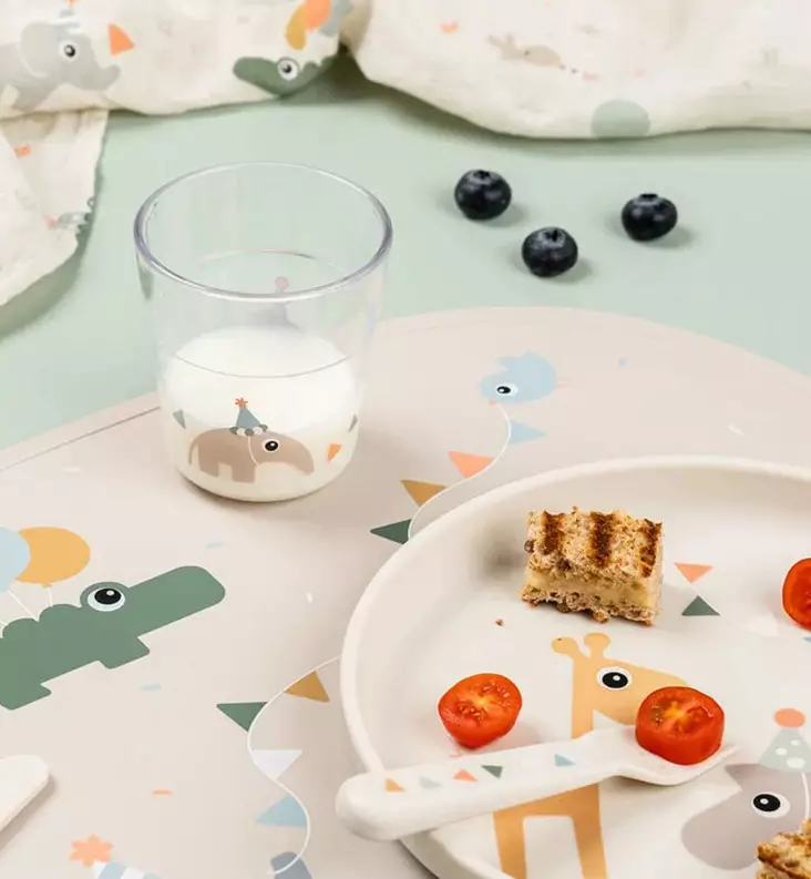 Done by Deer Lasten juomalasi/-muki celebration sand wauva - Lasten mukit, nokkamukit ja pillimukit - 1956429 - 1