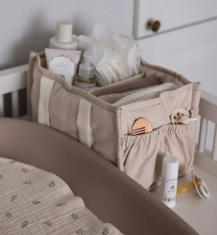 Sebra Säilytyslokerikko vaipoille ja hoitotarvikkeille morning beige wauva - Liinavaatteet ja suojat pinnasänkyyn - 801130009 - 1