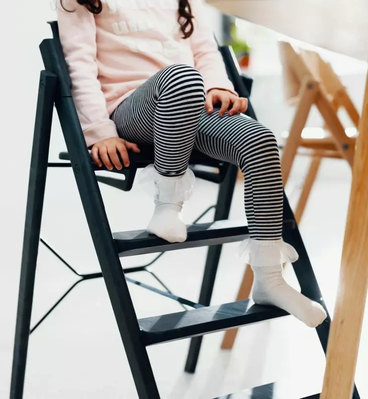 KAOS Klapp Syöttötuoli oak black wauva - Syöttötuolit - KLA-OAK-BLA - 1