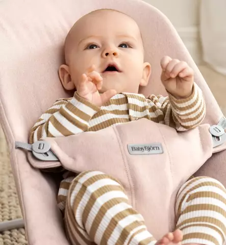 babybjörn bouncer bliss sitteri puinen lelukaari wauva - Sitterit ja keinut - 006028-BUNDLEPTL - 2