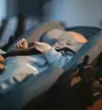 Thule Urban Glide 3 Lastenvaunujen Starttipaketti Maple Turvakaukalolla, jalustalla ja lämpöpussilla mid blue wauva - Yhdistelmävaunut - 10101992-PKSLAMPO - 38