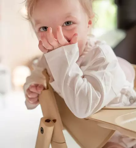 KAOS Klapp Stöttötuoli Starttipaketti vauvasetillä ja tarjottimella desert sand wauva - Syöttötuolit - KLA-REC-DES-SAN-PV - 1